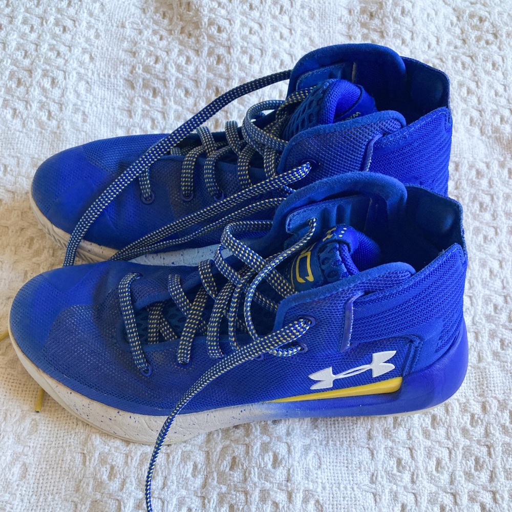 Under Armour Stephen Curry Boys Size 4.5 Y Basketball Shoes